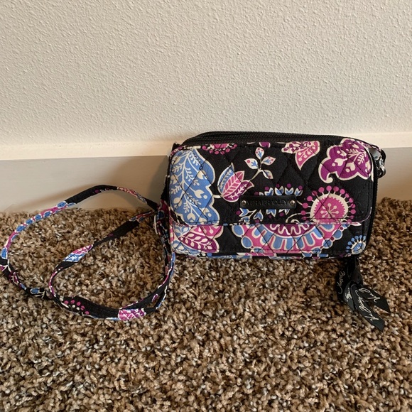 Vera Bradley All-in-One crossbody - Picture 1 of 4